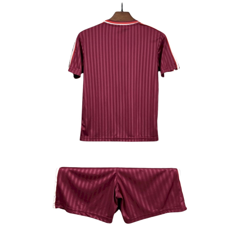 BAYERN MUNICH TERRACE ICONS 25/26 CONJUNTO INFANTIL